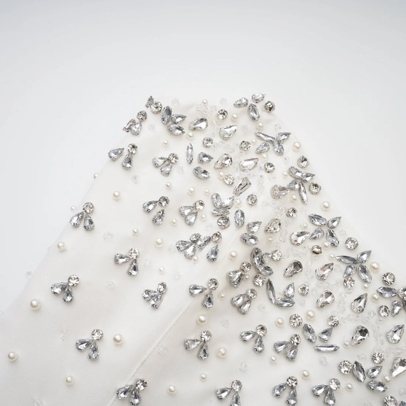 WHITE EMBELLISHED MIDI DRESS - Picture 8 of 10